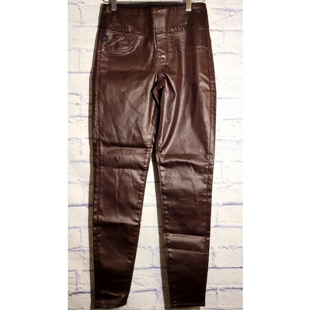 Rock & Republic Leggings Size 2 Denim RX Fever Coated Pull On Pants Burgundy